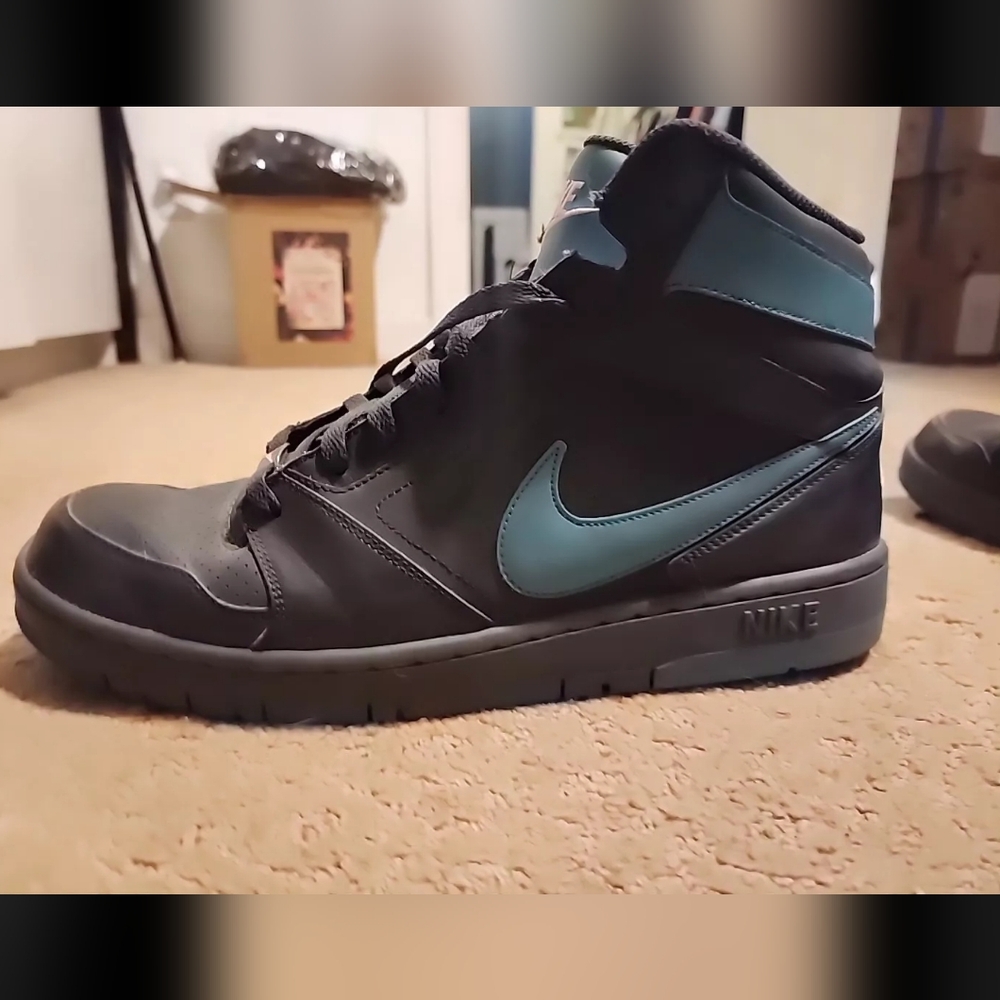 Nike Prestige IV High Men's size 13   584614-036 Black ,Turquoise,Peach ,Hi Top